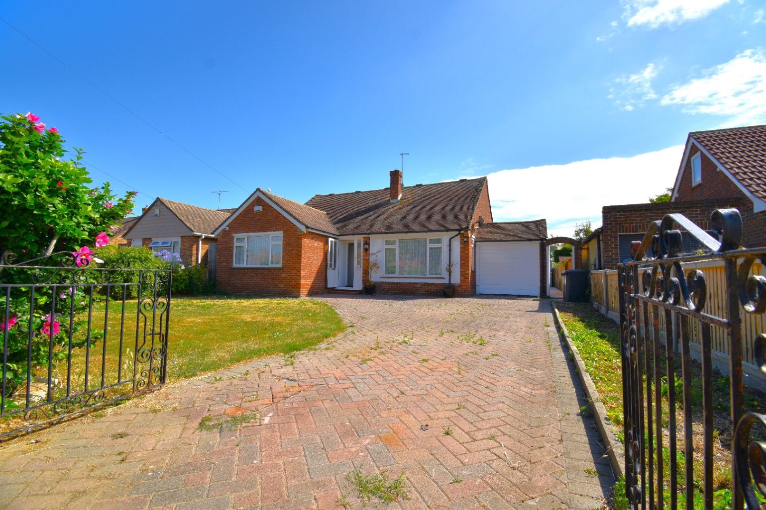 4 bed bungalow for sale in Cliff Avenue, Herne Bay CT6 Zoopla