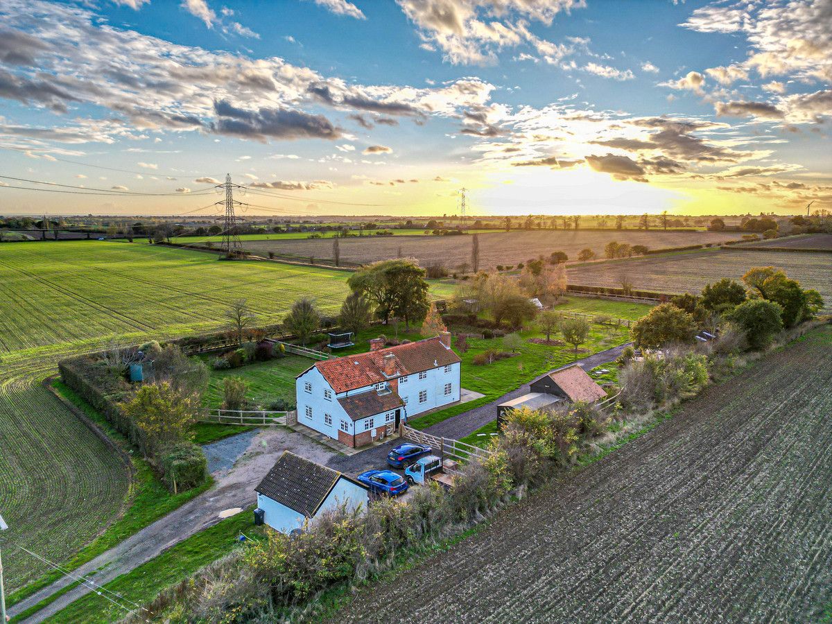 4 bed detached house for sale in Farm, Southminster CM0 Zoopla