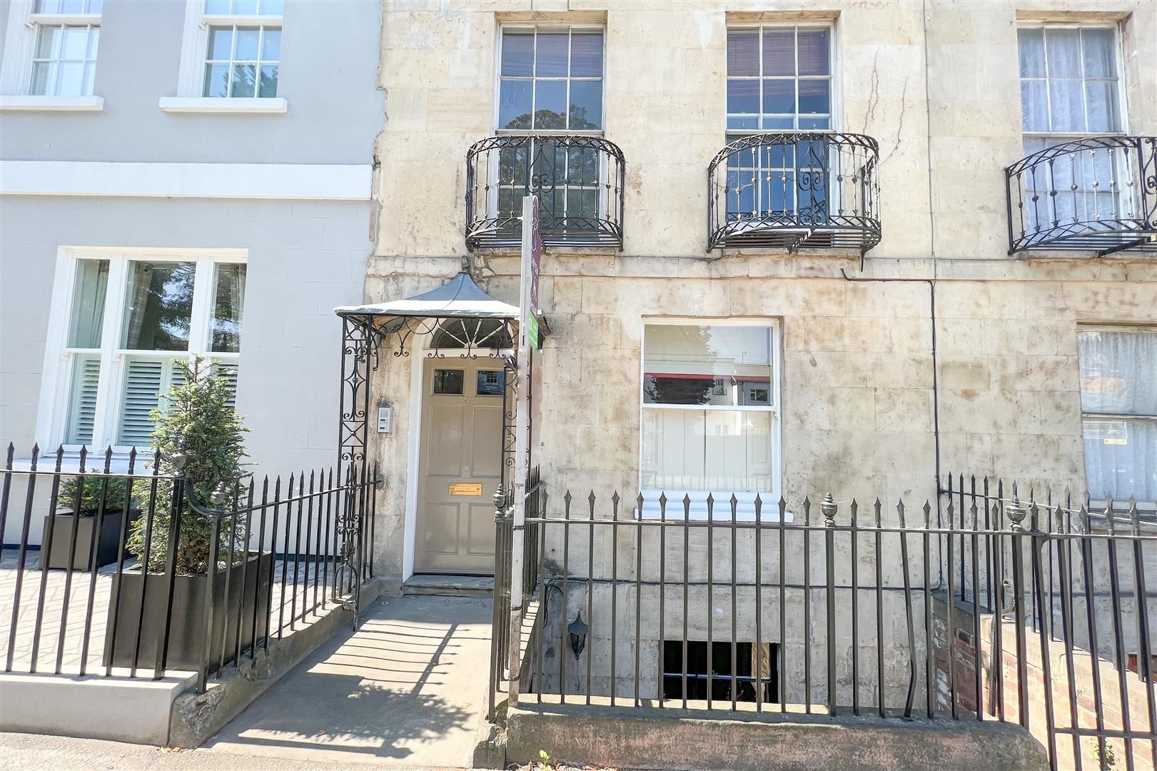 1 bed flat for sale in London Road, Charlton Kings, Cheltenham GL52