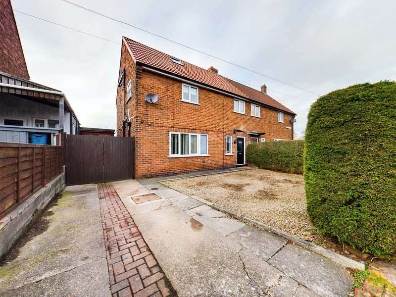 4 bed semidetached house for sale in Meadow Road, Knaresborough HG5