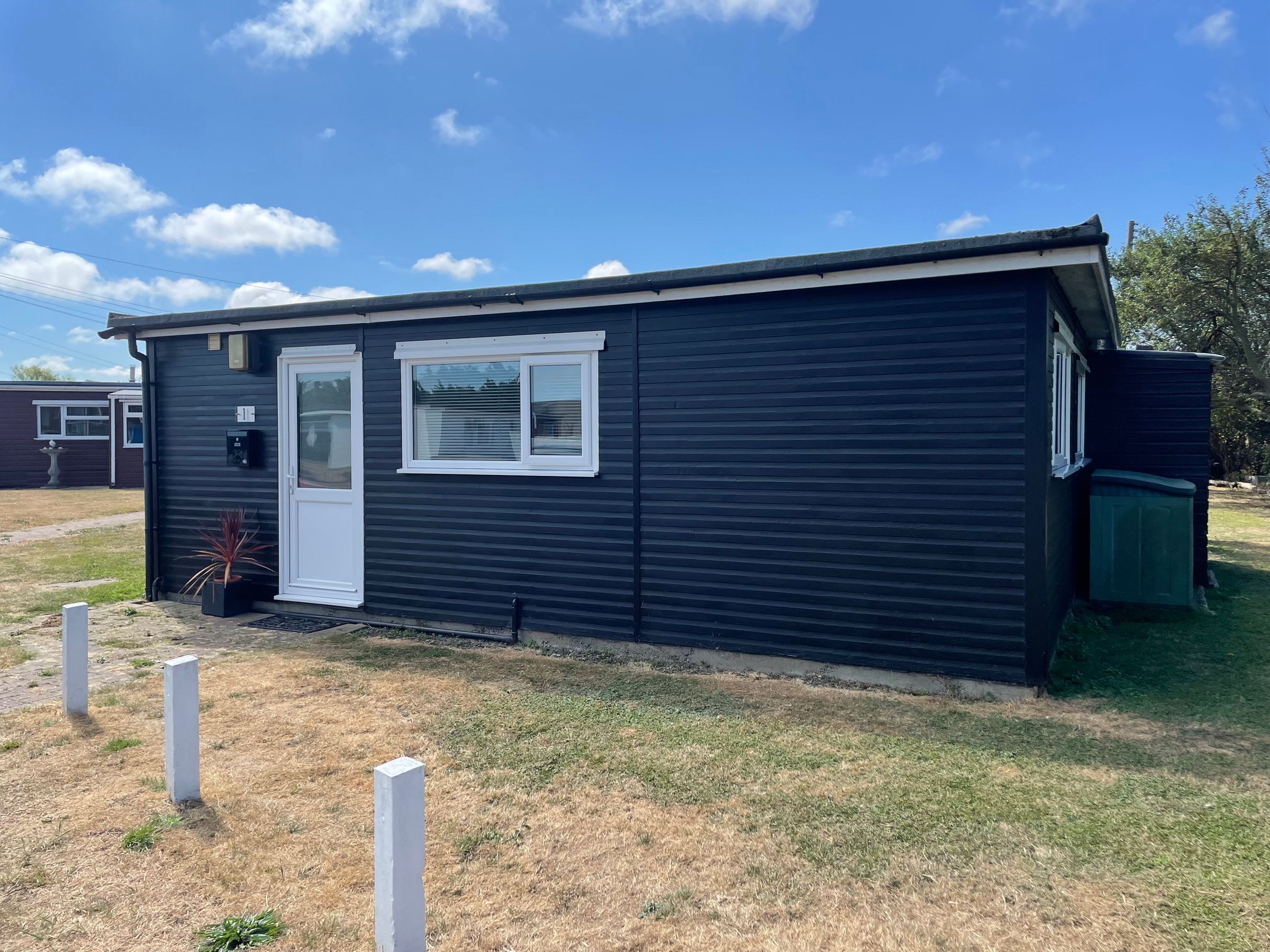 2 bed mobile/park home for sale in Marine Parade, Sheerness ME12 Zoopla