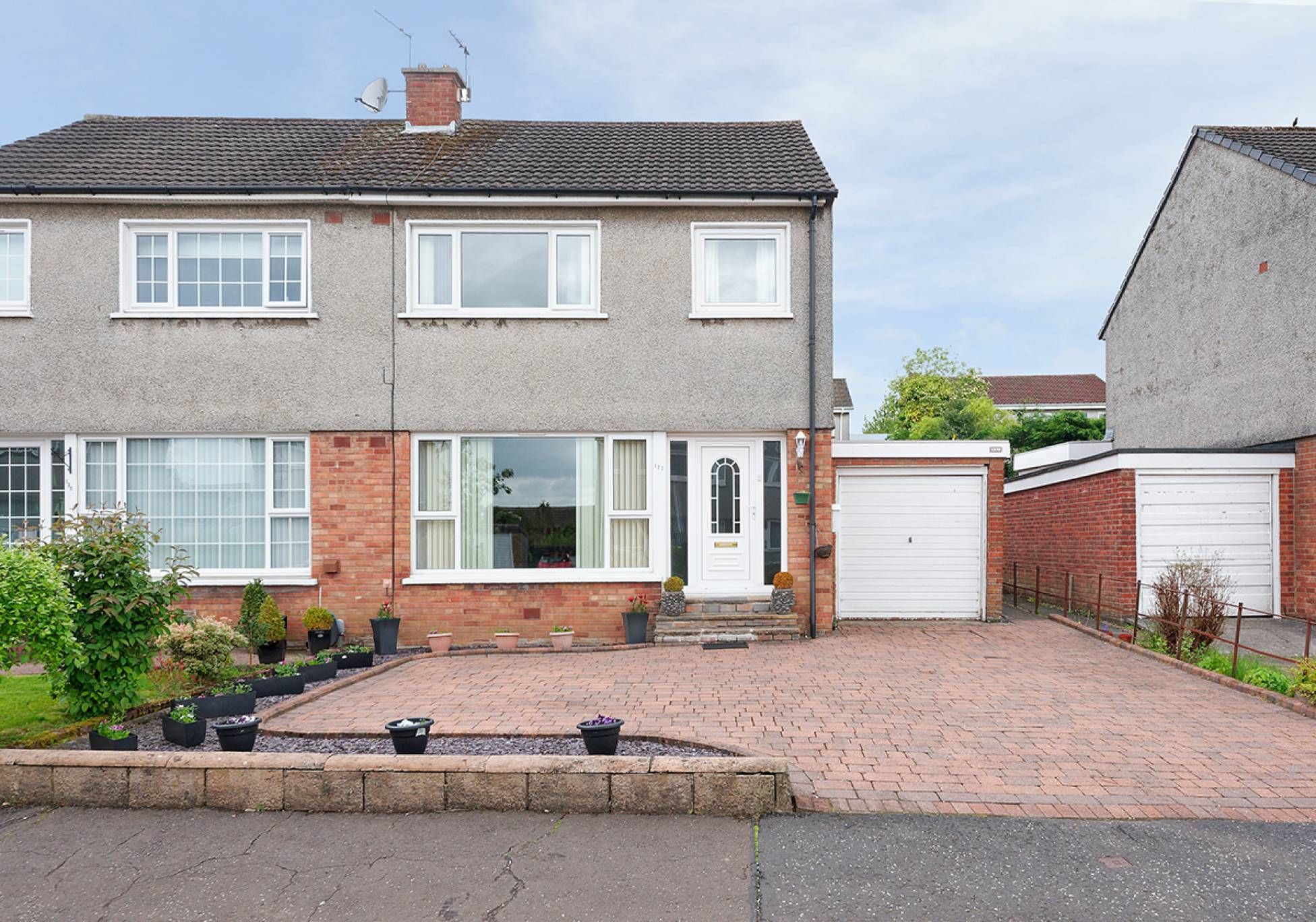 3 bed semidetached house for sale in Rannoch Drive, Bearsden, Glasgow