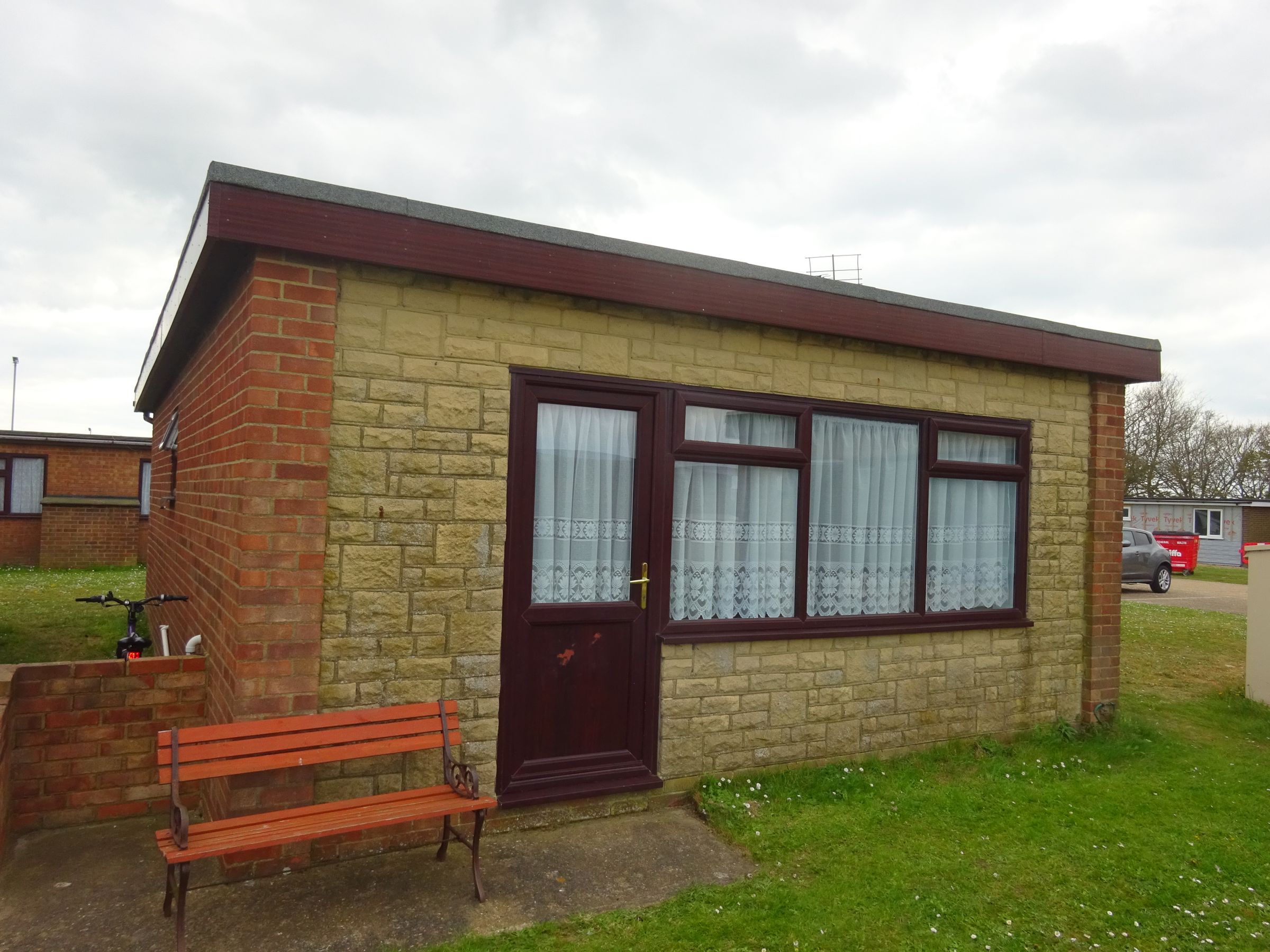 2 bed property for sale in The Parade, Greatstone, New Romney TN28 Zoopla