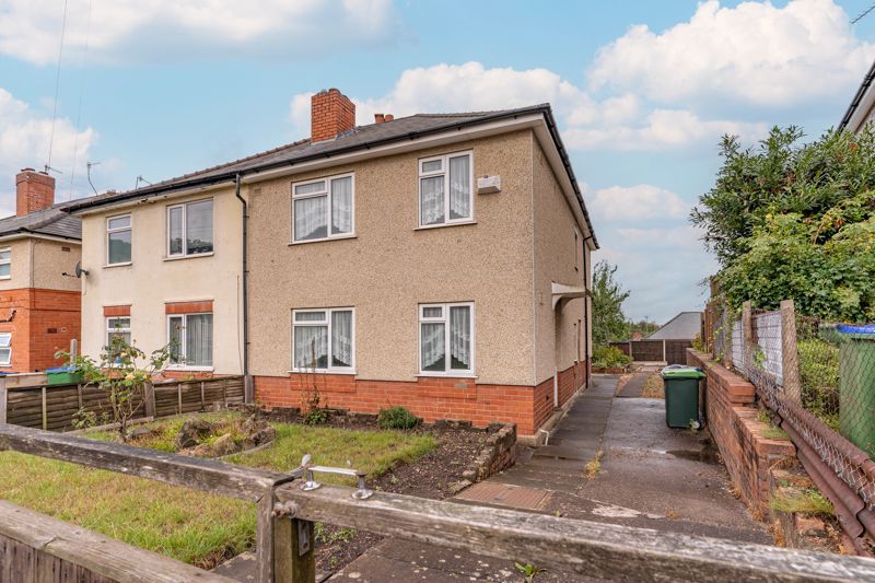 4 bed semidetached house for sale in The Parade, Cradley Heath, West