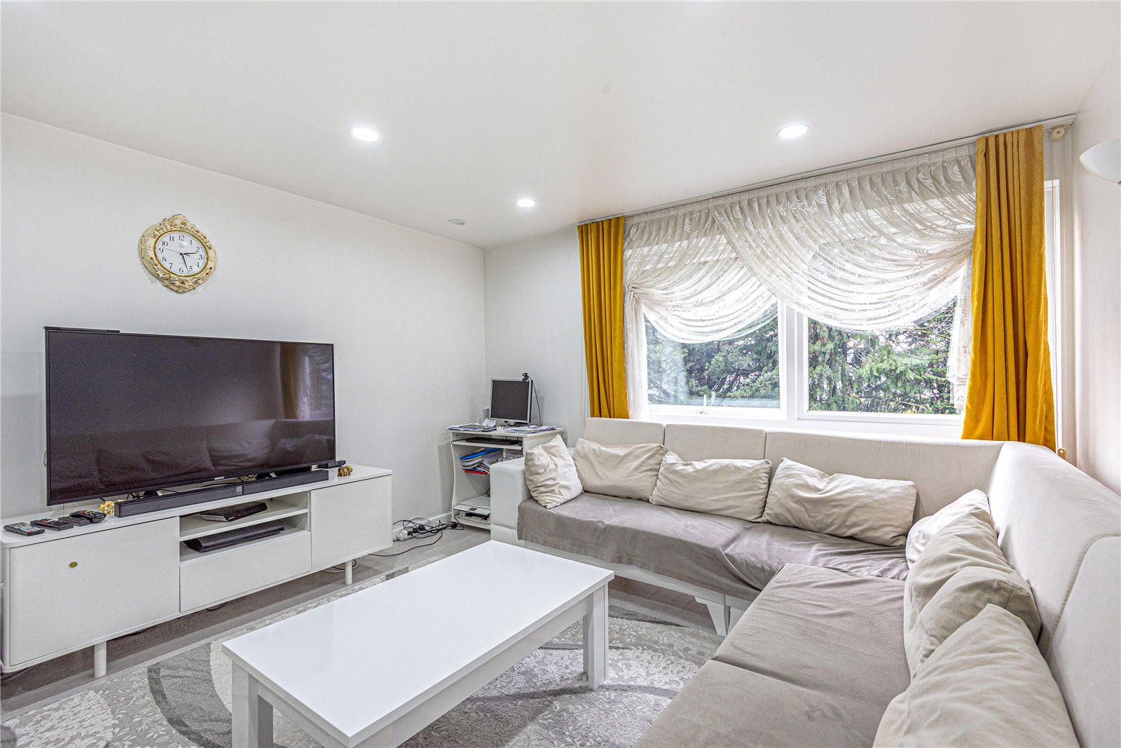 Mintern Close Palmers Green London N13