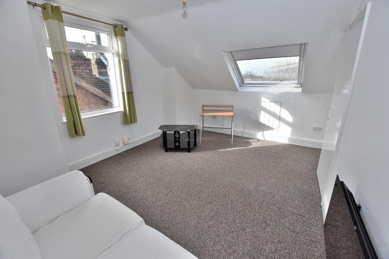 1 bed flat to rent in The Oaklands, Lea Road, Wolverhampton WV3 Zoopla