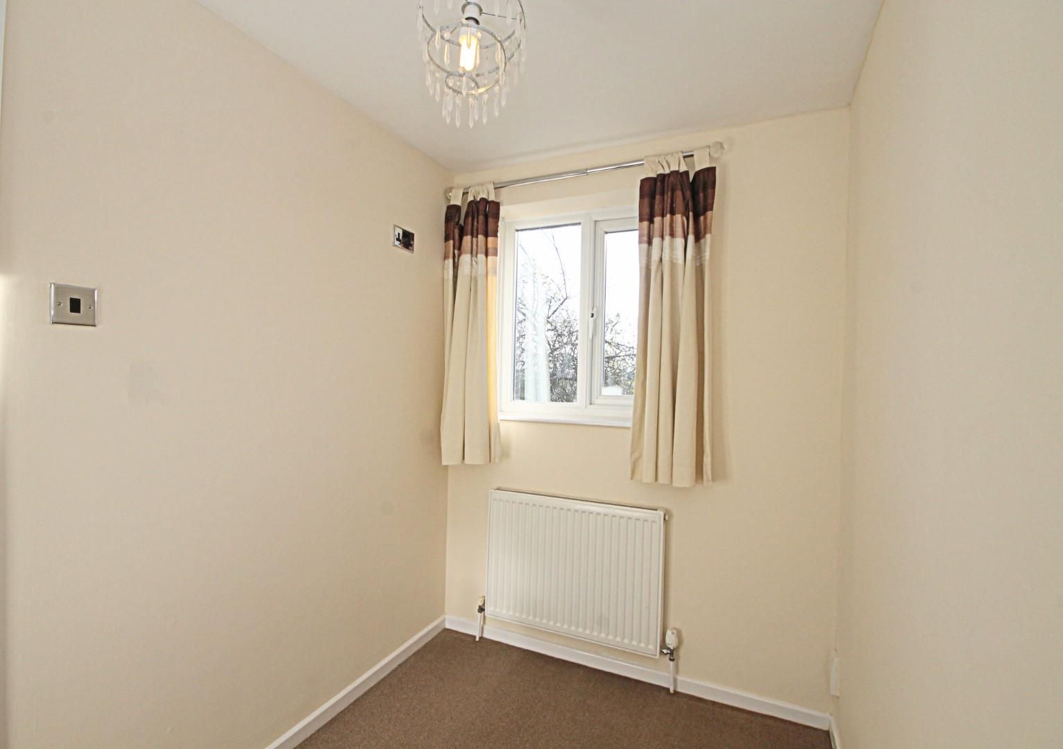 3 bed semidetached house to rent in Chedworth Close, Ecton Brook