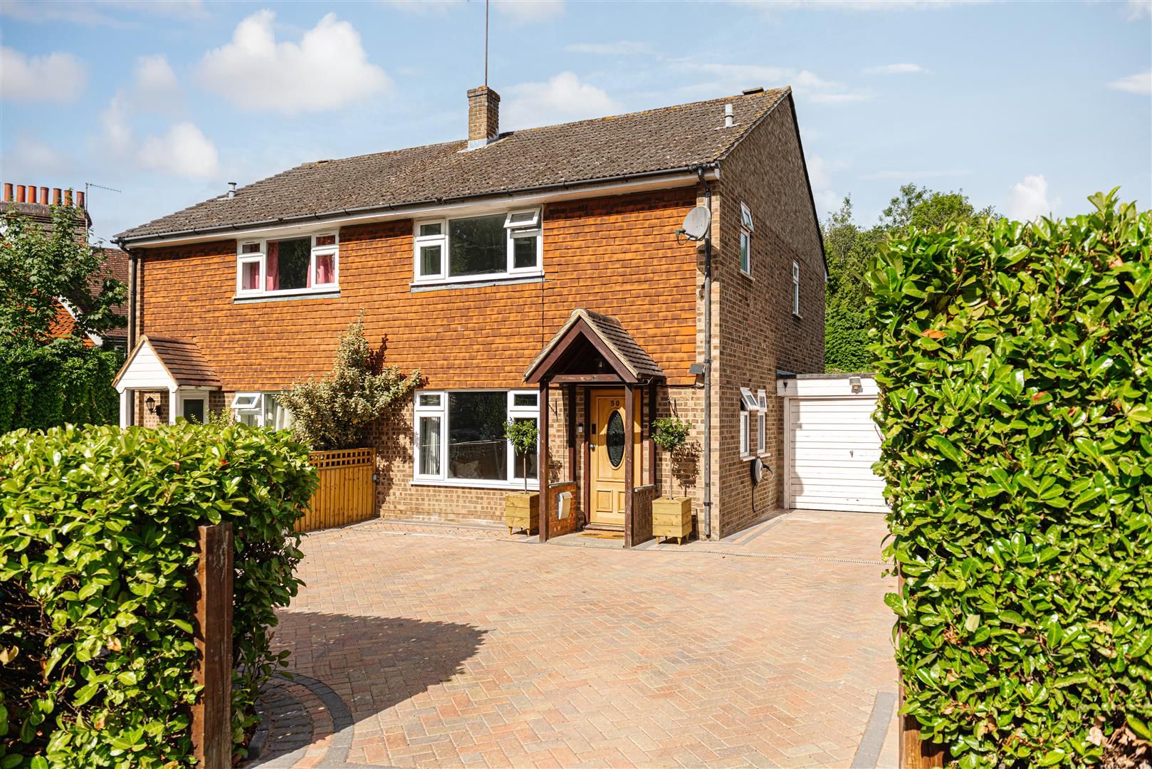 3 bed semidetached house for sale in Mid Street, South Nutfield