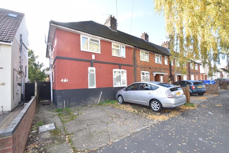 3 bed end terrace house for sale in Selbourne Road, Luton LU4 - Zoopla