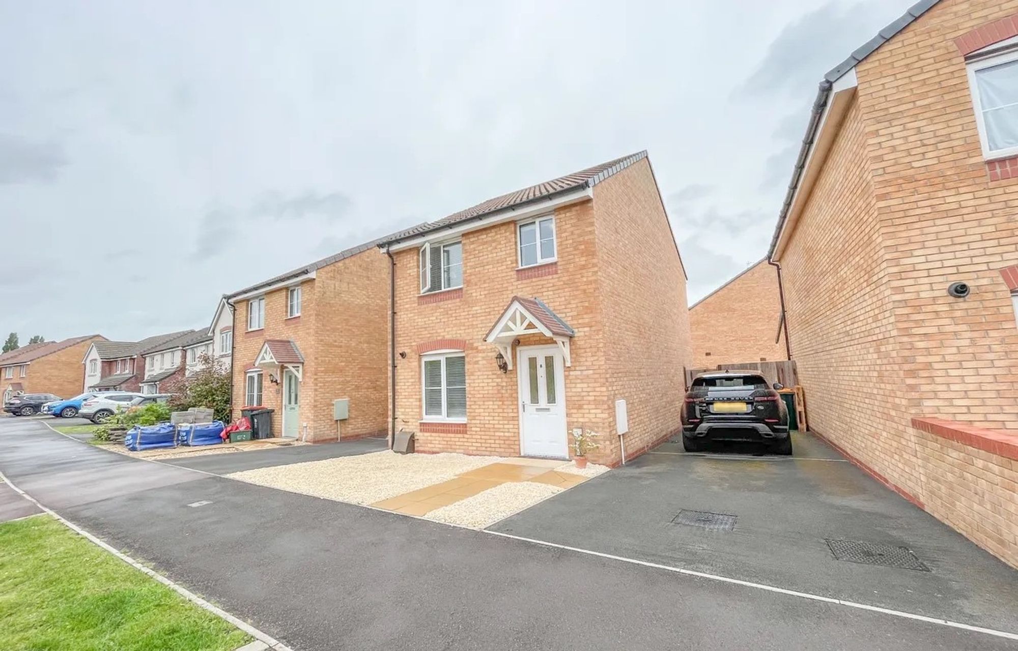 3 bed detached house for sale in Park Way, Rogerstone NP10 Zoopla
