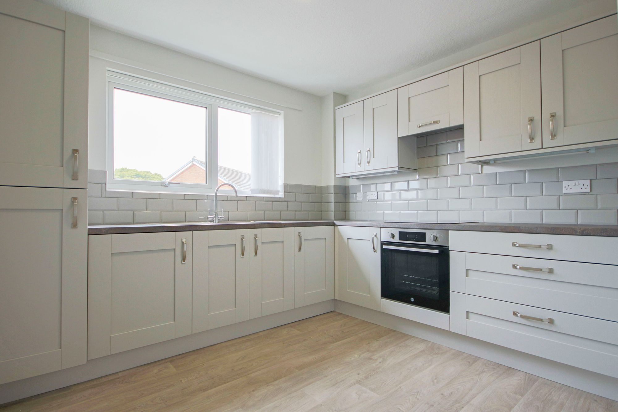 2 bed flat for sale in Garstang Road, Moorlands PR1 Zoopla