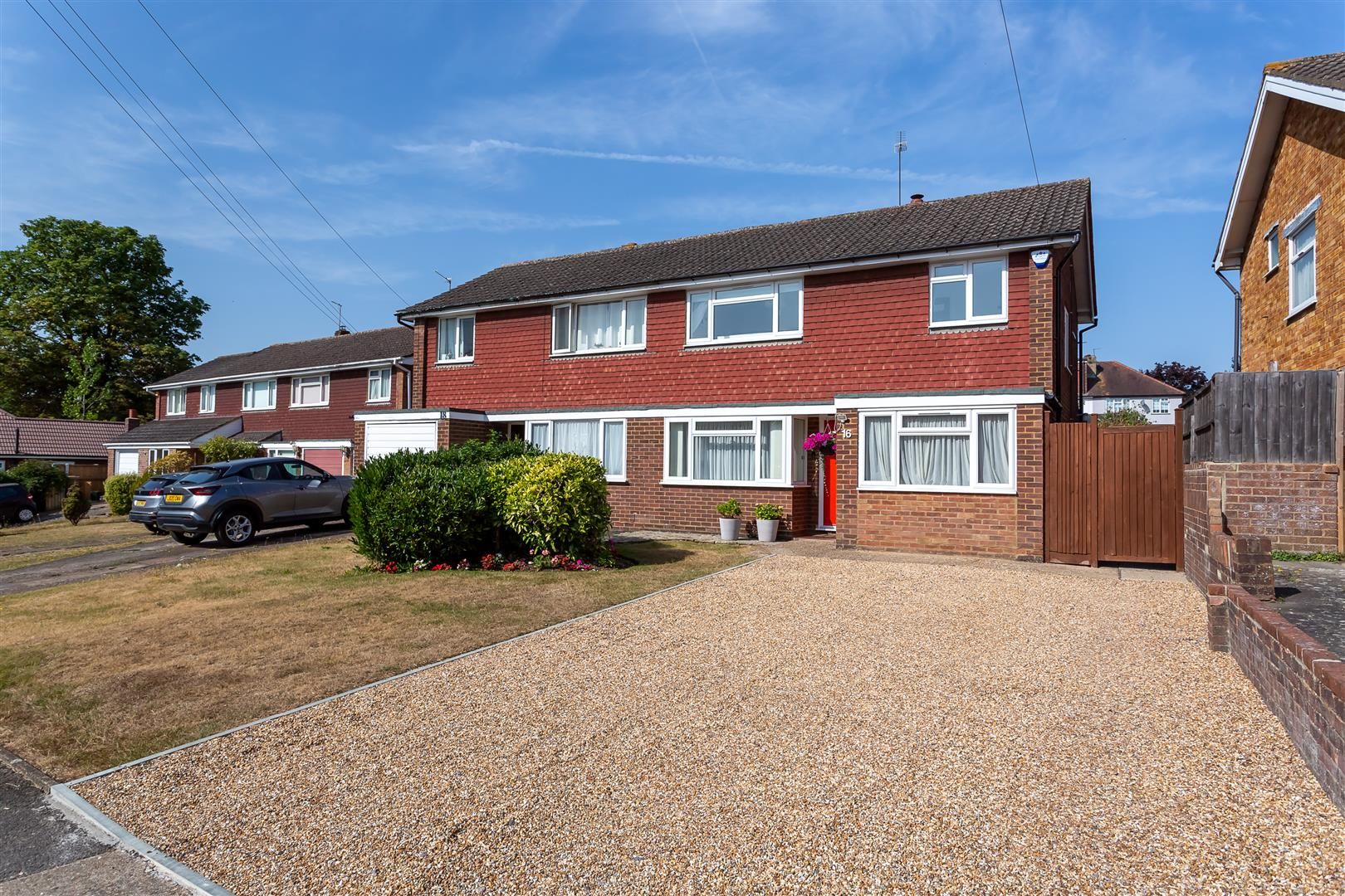 4 bed semidetached house for sale in Lipsham Close, Banstead SM7 Zoopla