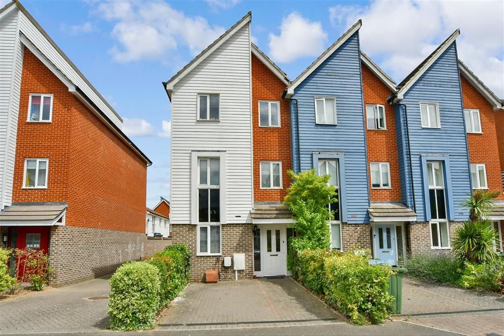 4 bed terraced house for sale in Stewart Avenue, Faversham, Kent
