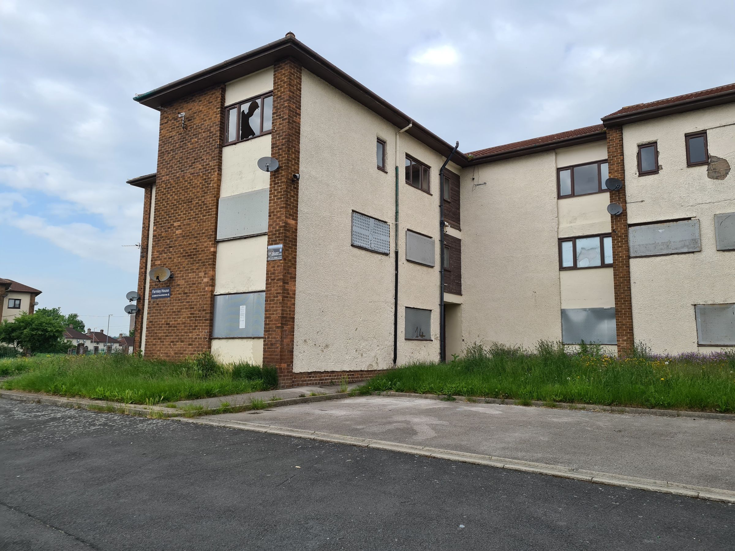 Apartment 11 Farnley House, Kingsdale Court, Leeds, West Yorkshire LS14  
