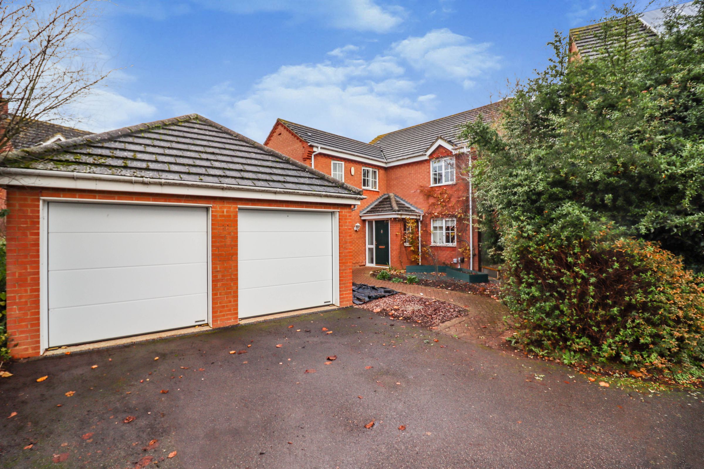 4 bed detached house for sale in Calvestone Place, Cawston, Rugby CV22