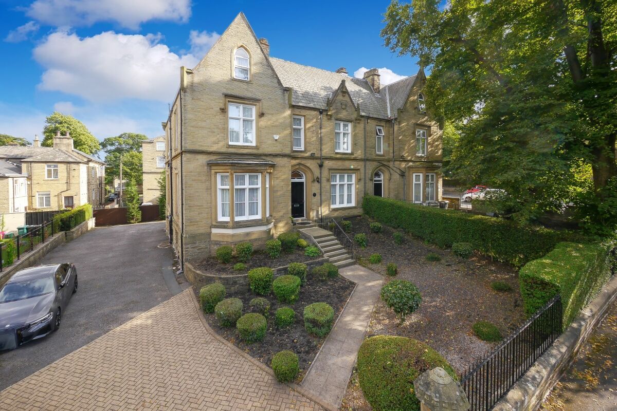 Spring Bank Place Bradford BD8  