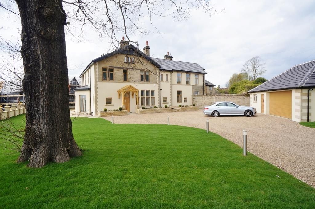 5 bed detached house for sale in Carleton Road, Carleton, Pontefract