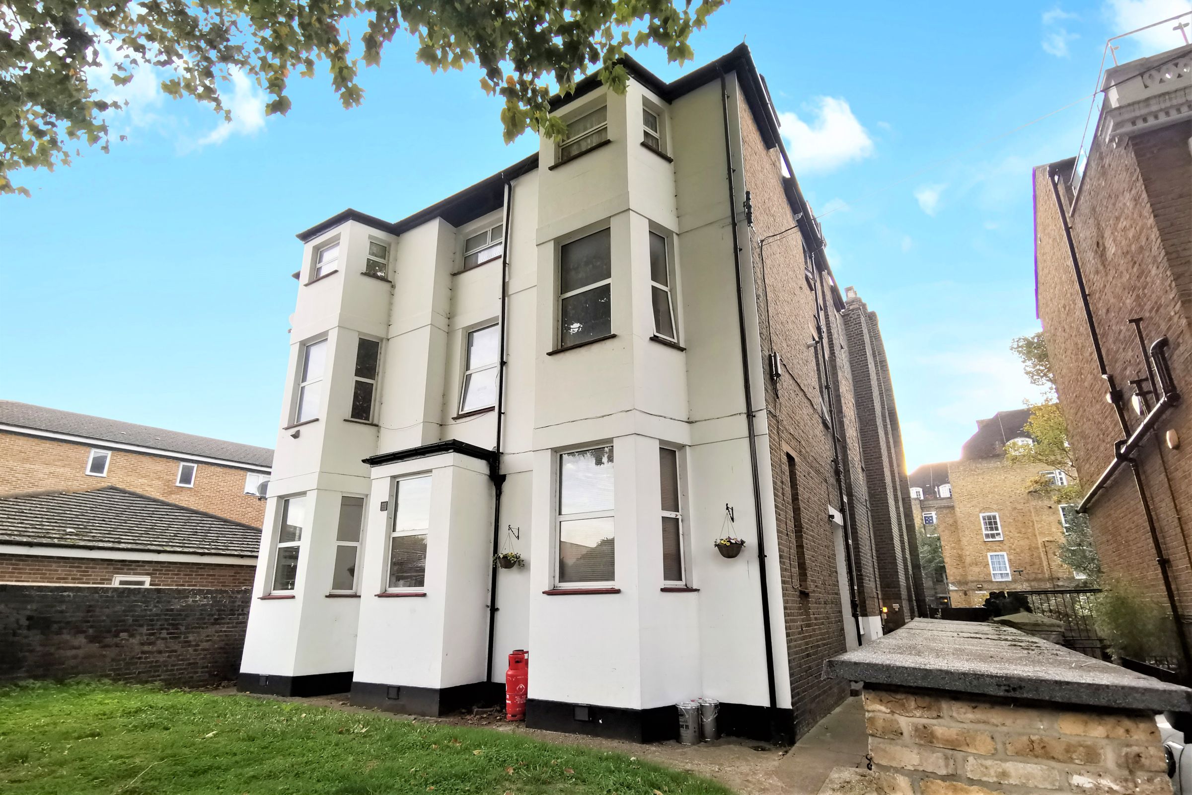 2 bed flat for sale in Ainsworth Road, London E9 Zoopla