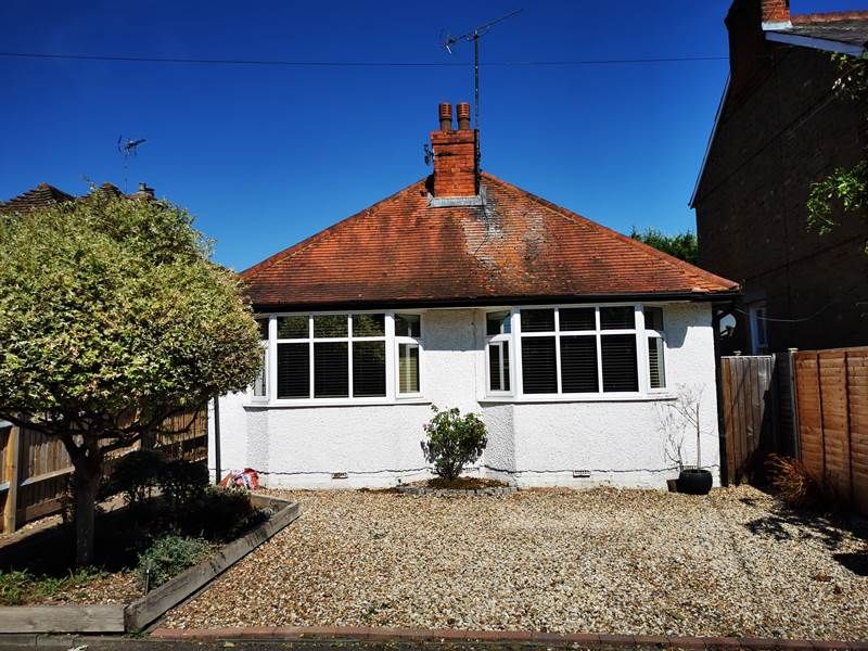 2 bed bungalow for sale in Holland Road, Marlow SL7 Zoopla