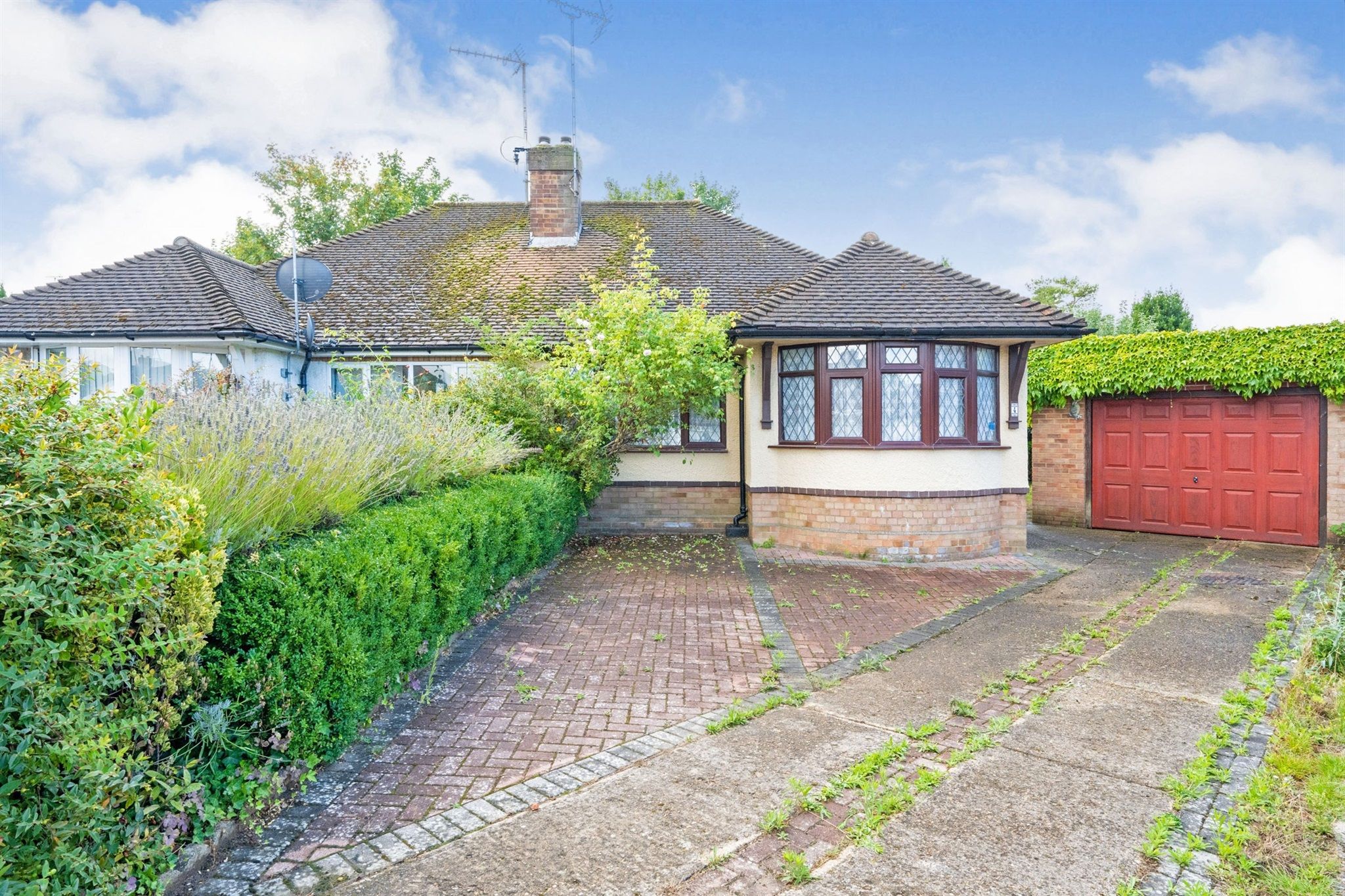3 bed semidetached house for sale in Hathaway Close, Luton LU4 Zoopla