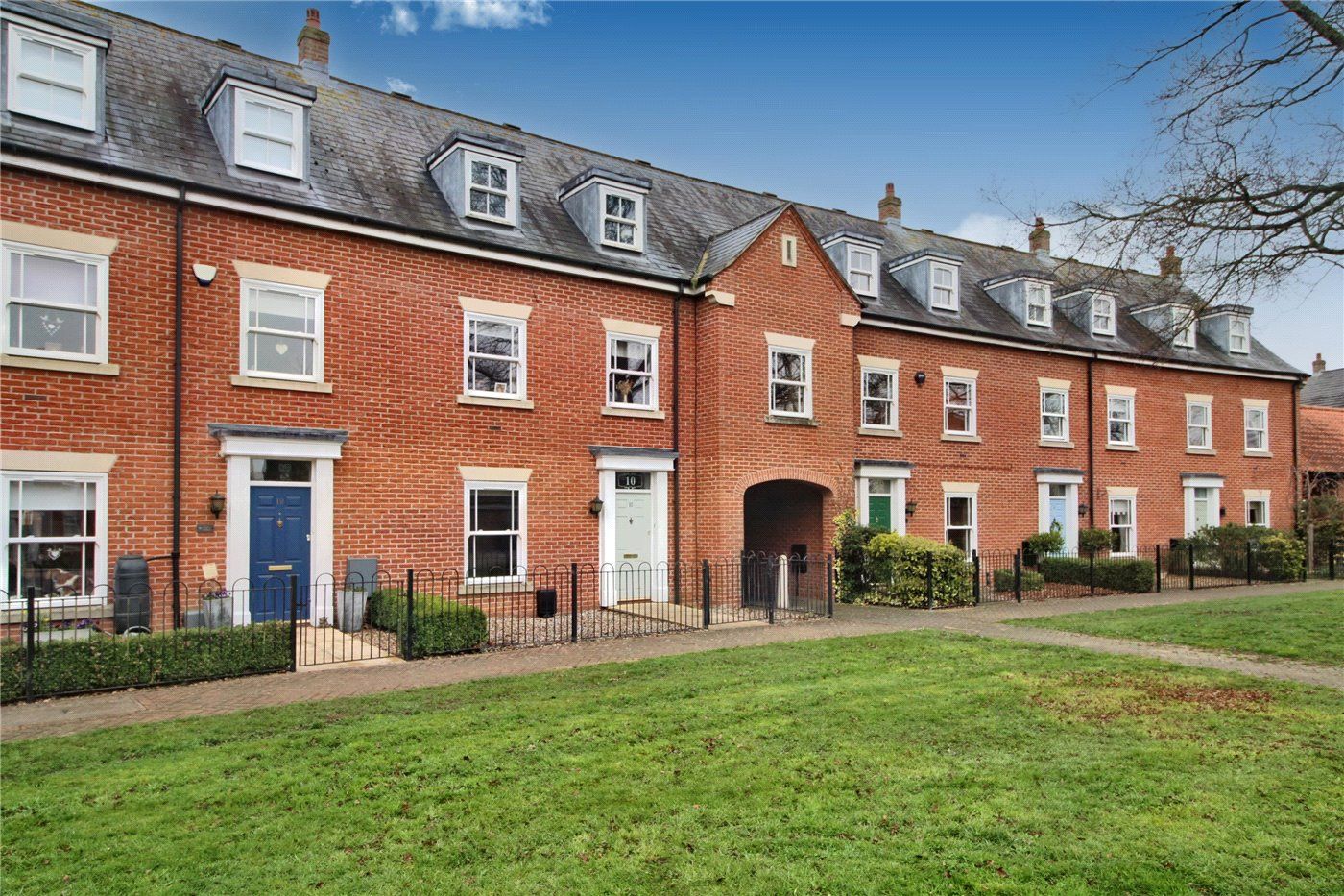 3 bed terraced house for sale in Blackthorn Way, Poringland, Norwich