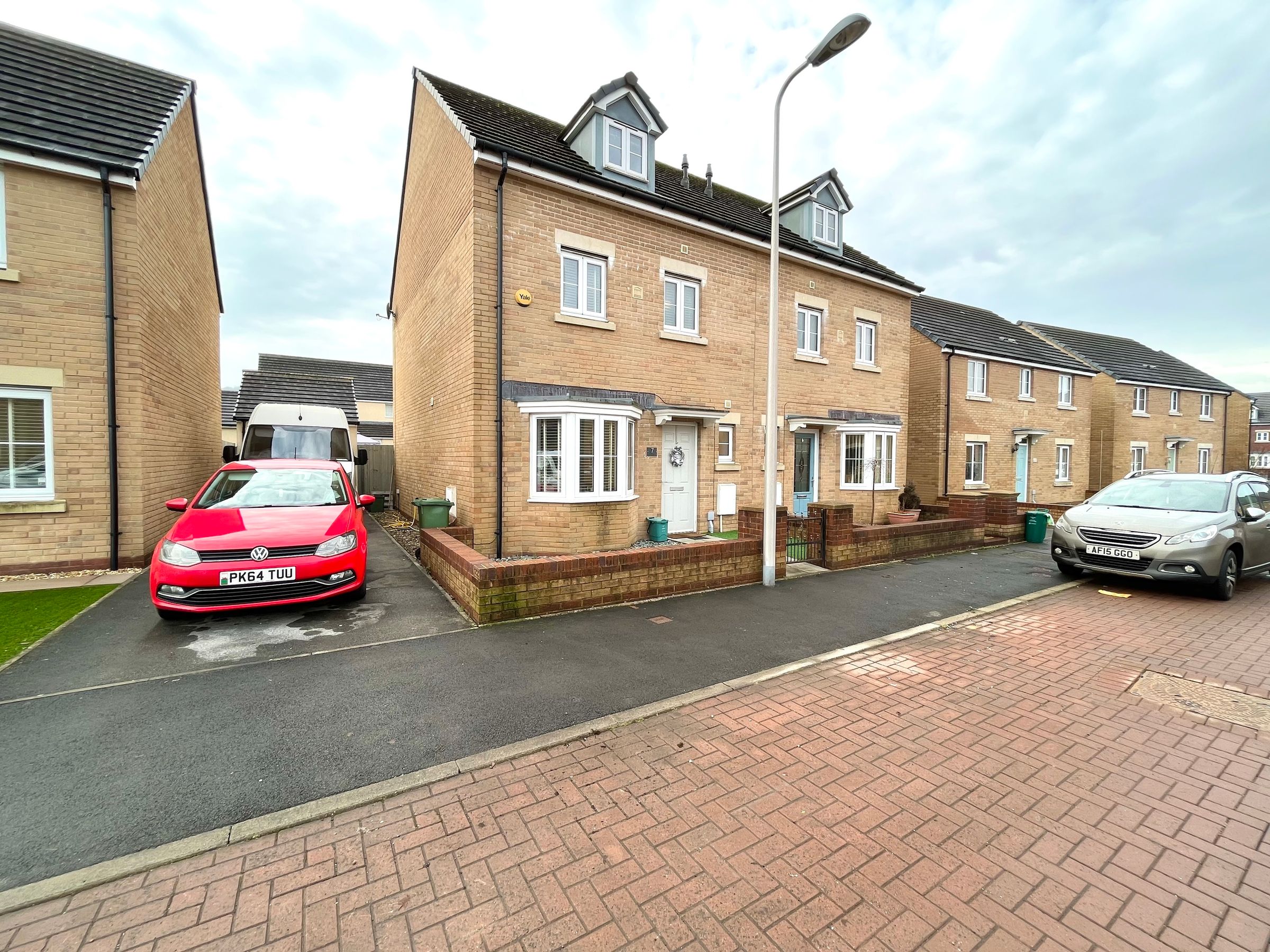 4 bed semidetached house for sale in Pant Y Cadno, Cwmbach, Aberdare
