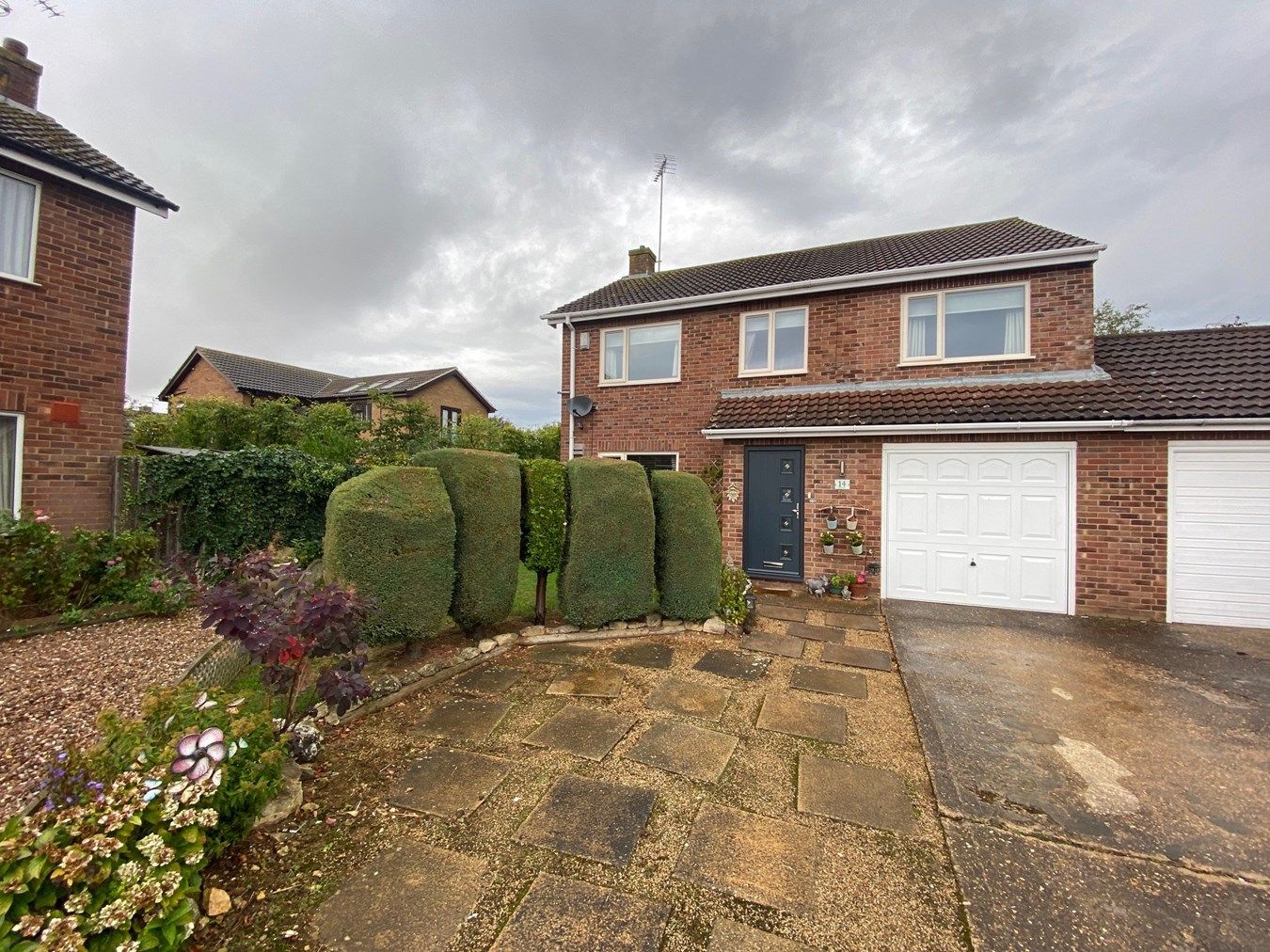 4 bed linkdetached house for sale in Fir Road, Stamford PE9 Zoopla
