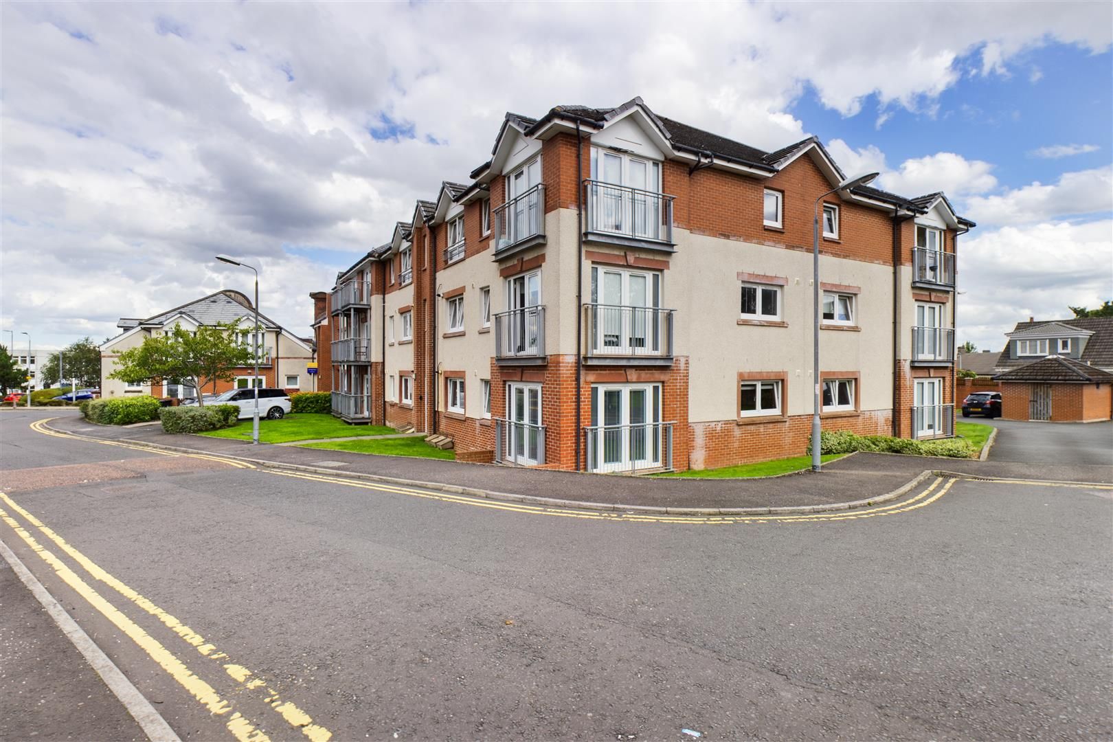 2 bed flat for sale in Saffronhall Gardens, Hamilton ML3 Zoopla