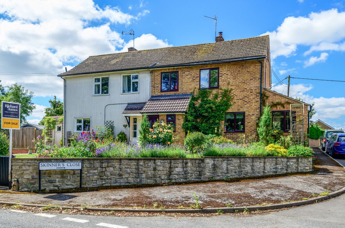 3 bed semidetached house for sale in Queens Road, Hannington SN6 Zoopla