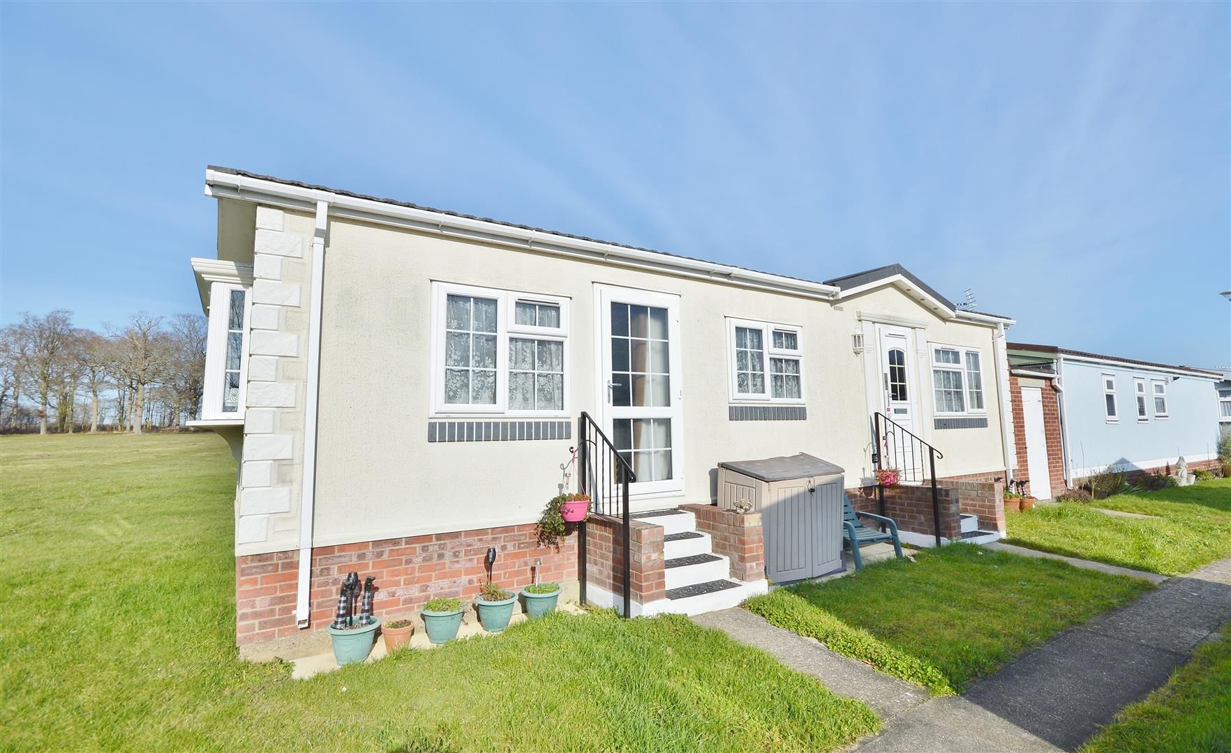 1 bed mobile/park home for sale in Meadow View Park, St. Osyth Road