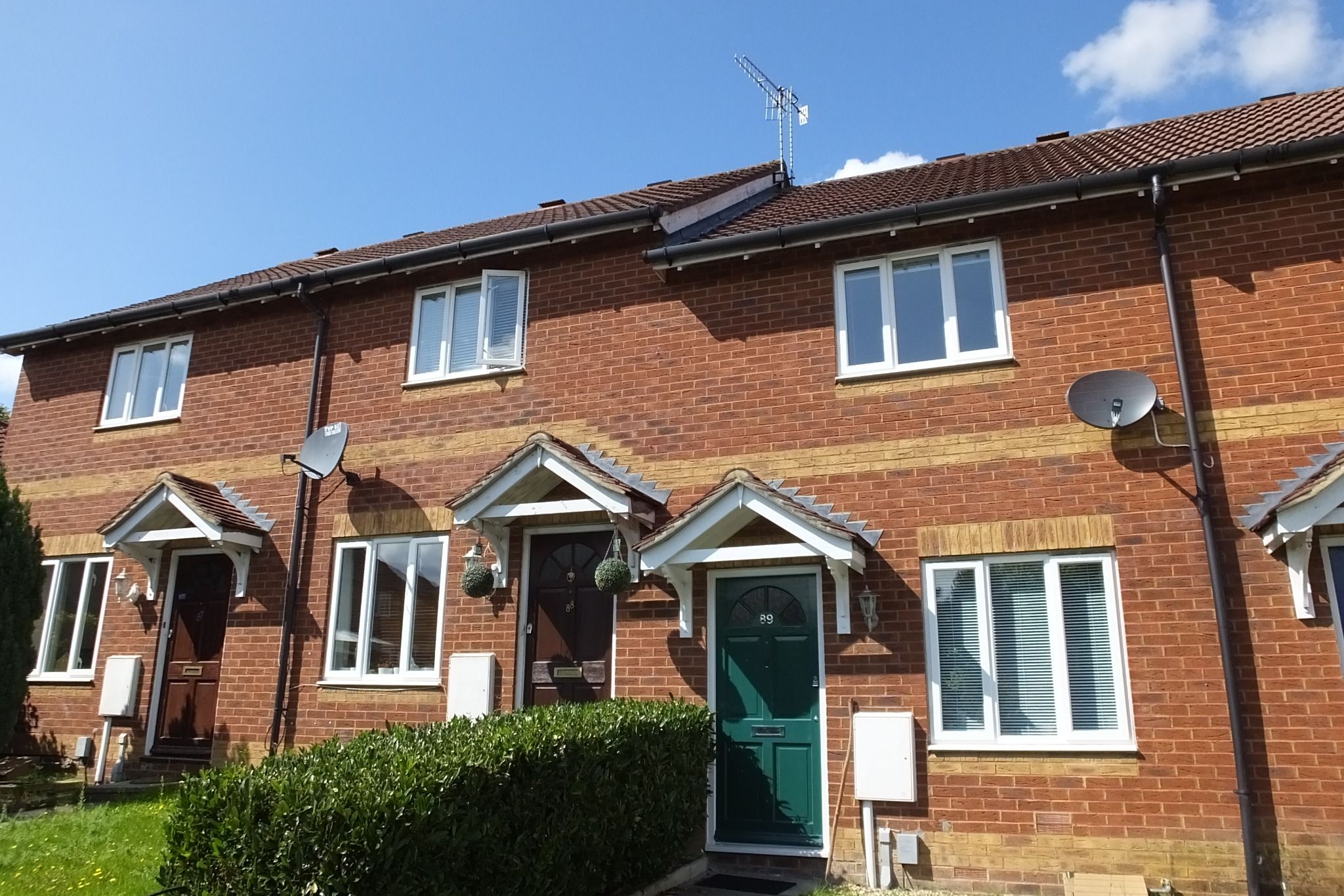 2 bed terraced house for sale in Percheron Drive, Knaphill, Woking GU21