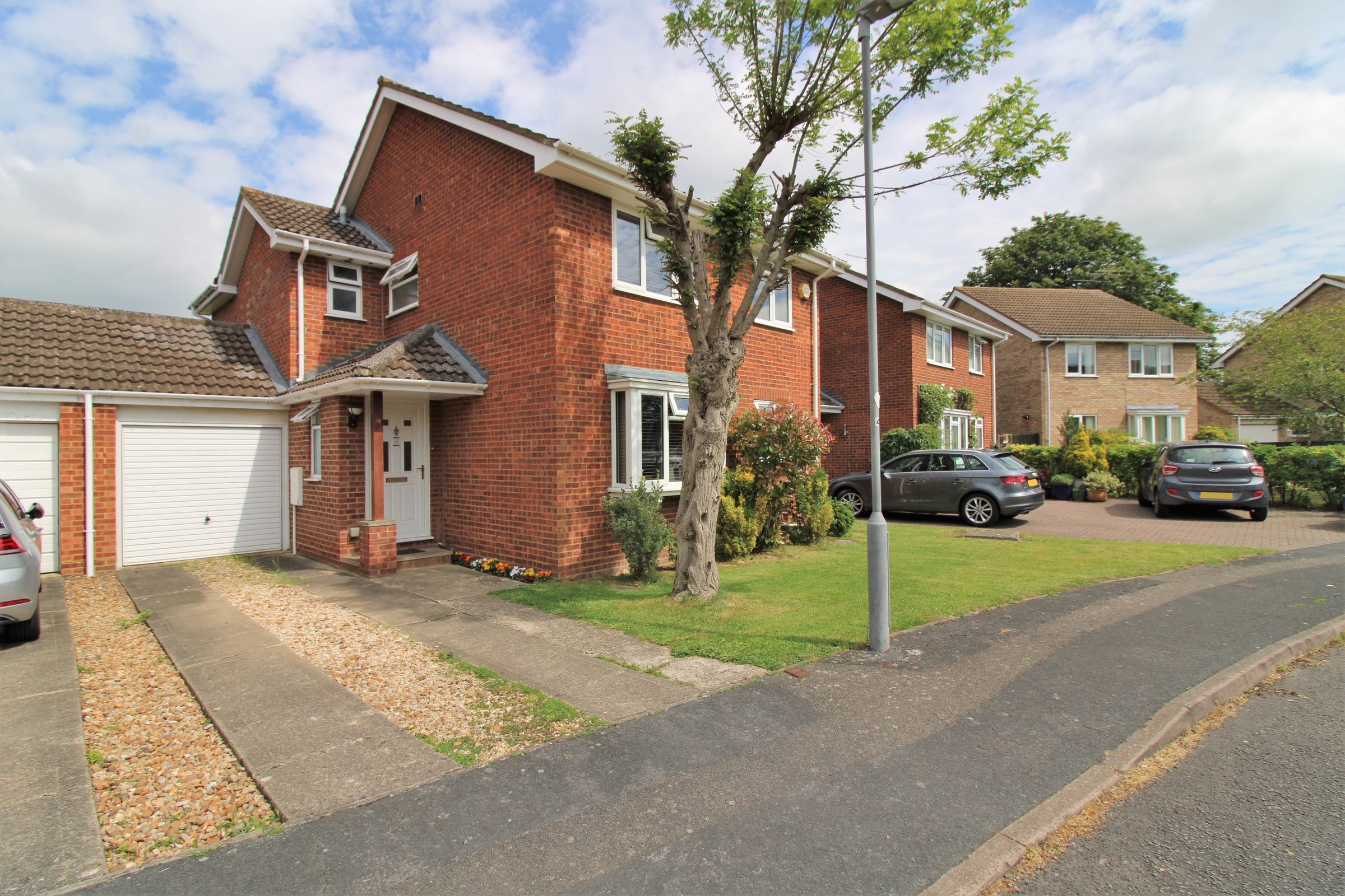 Southwold Close Aylesbury HP21  