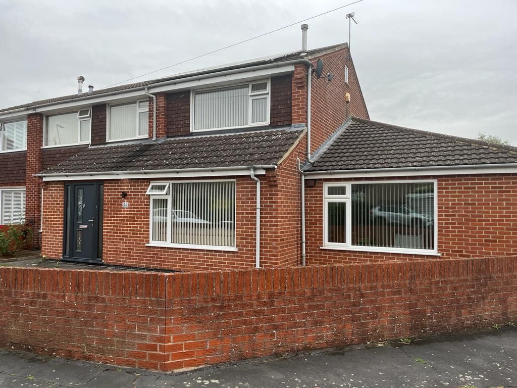 5 bed semidetached house for sale in Braddon Road, Loughborough LE11