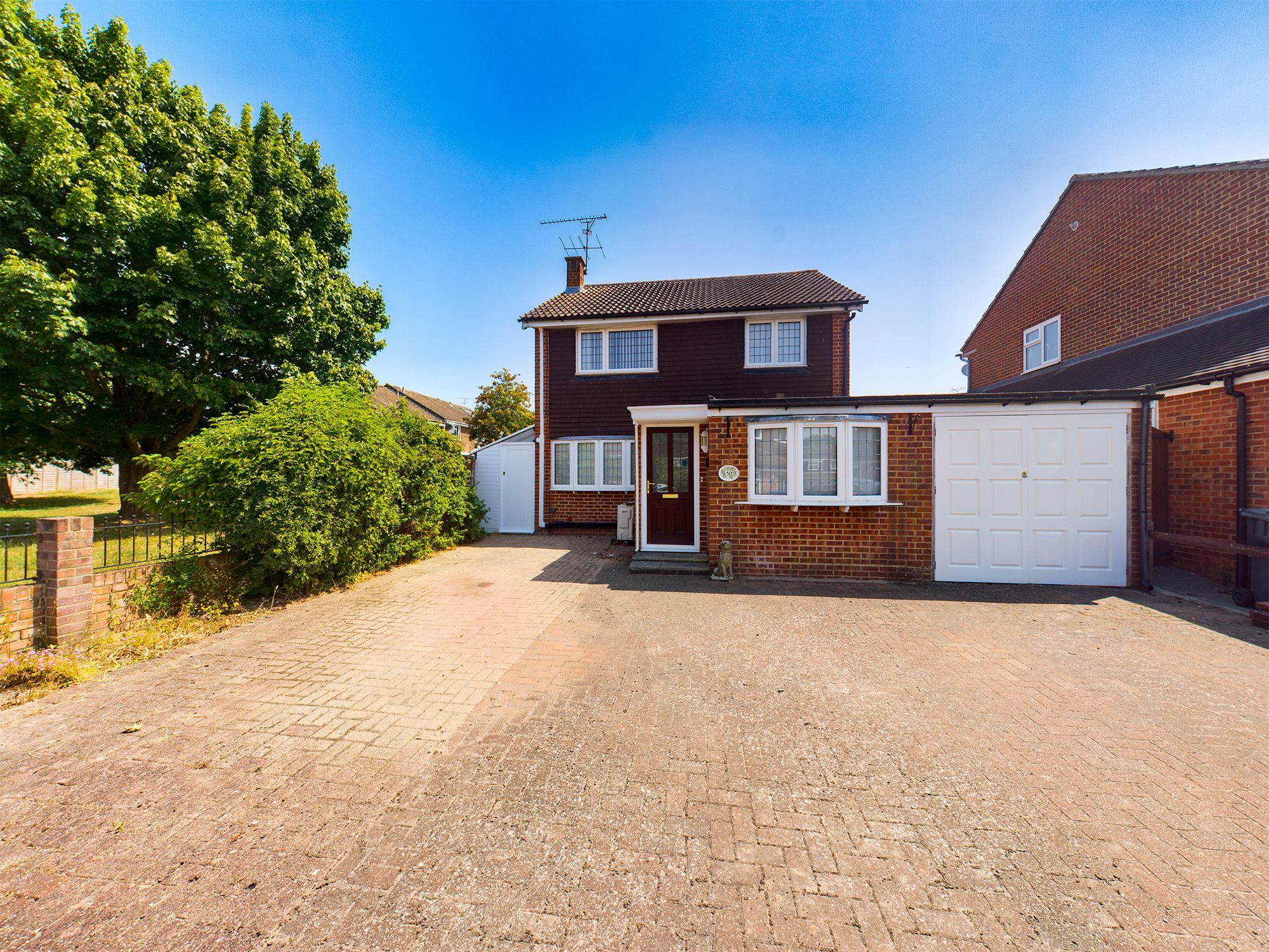 3 bed detached house for sale in Sycamore Avenue, Horsham RH12 Zoopla