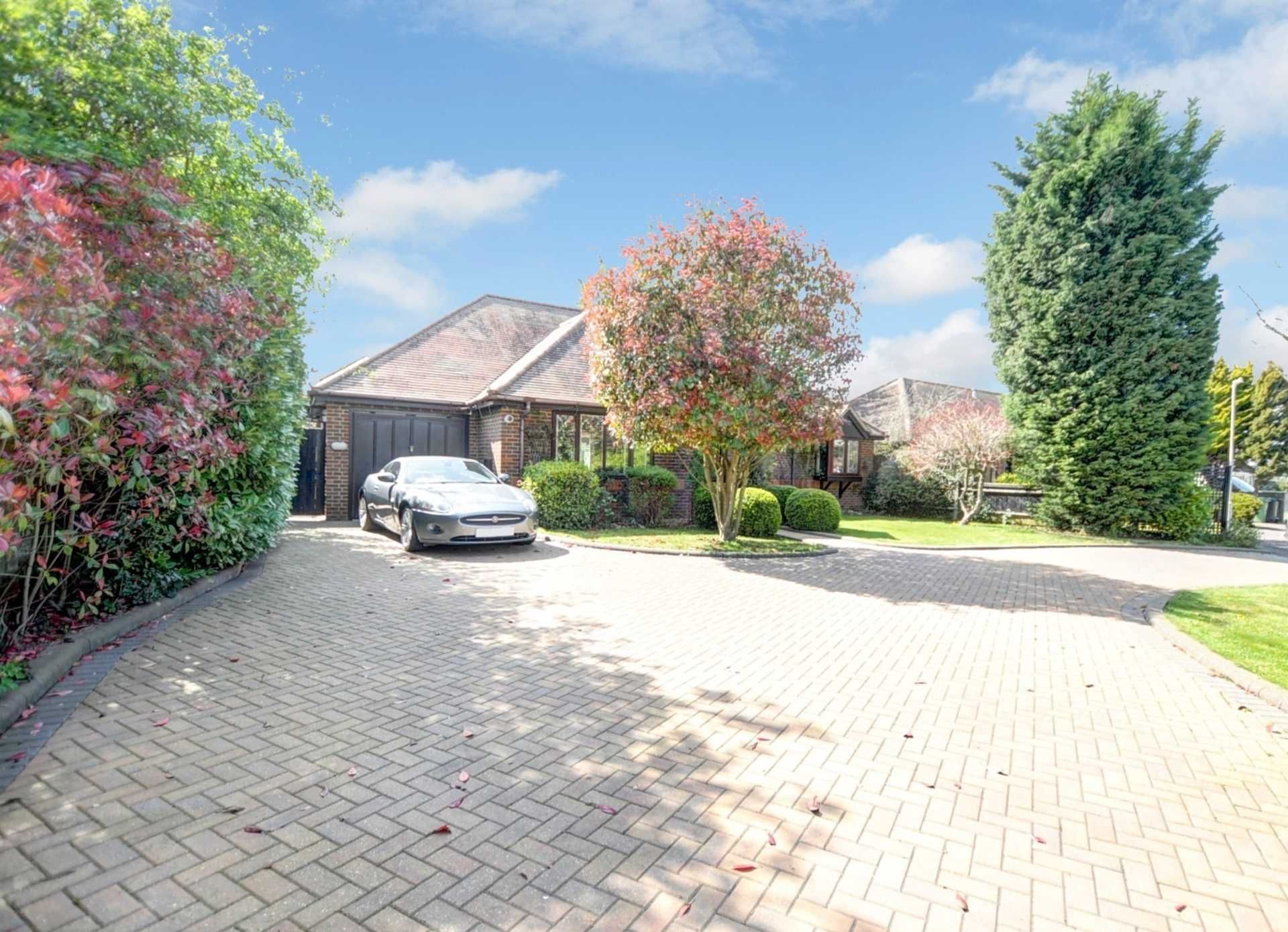 3 bed detached house for sale in Springfield Road, Stokenchurch HP14