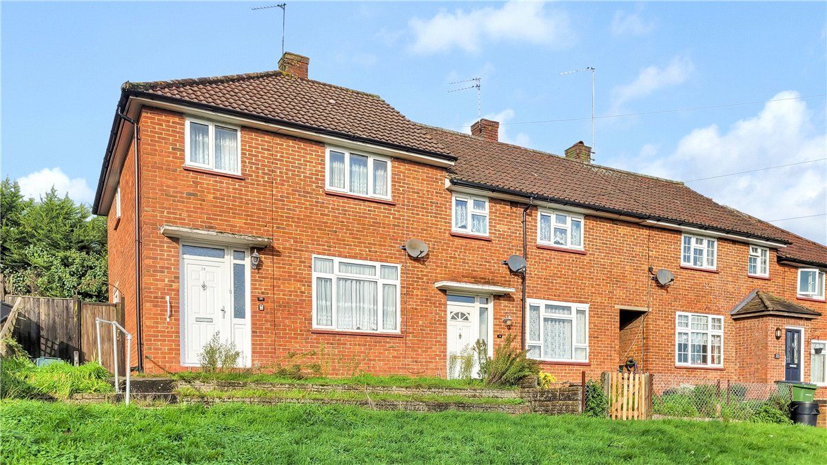 2 bed end terrace house for sale in Thorndon Close, St Pauls Cray, Kent