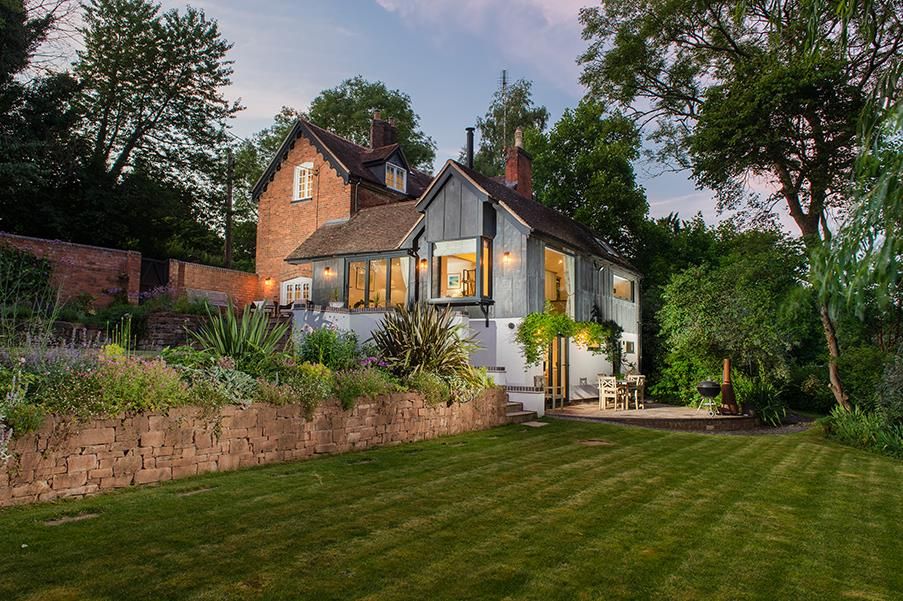 5 bed detached house for sale in Drayton Road, Belbroughton