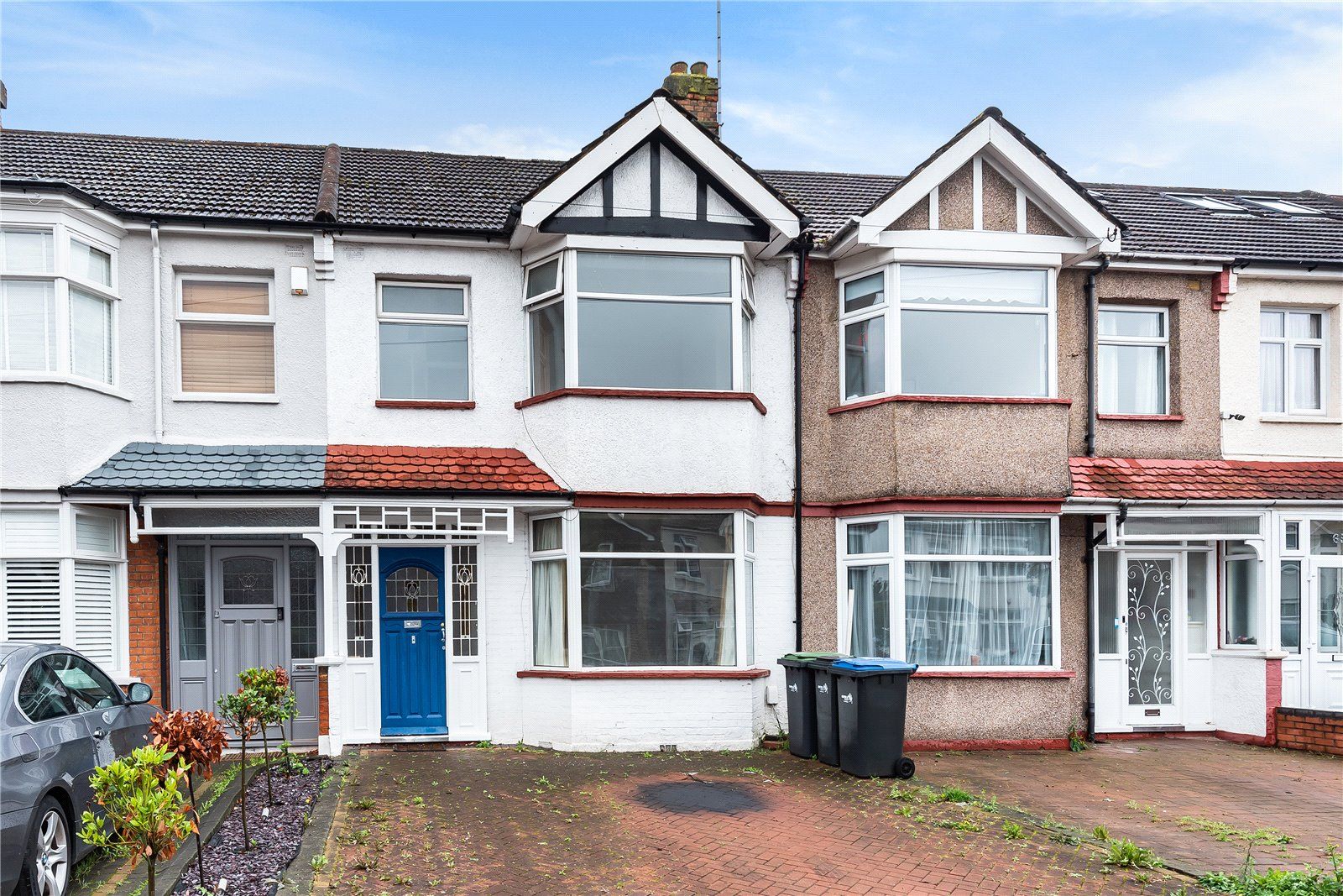 3 bed detached house to rent in Dorchester Avenue, Palmers Green