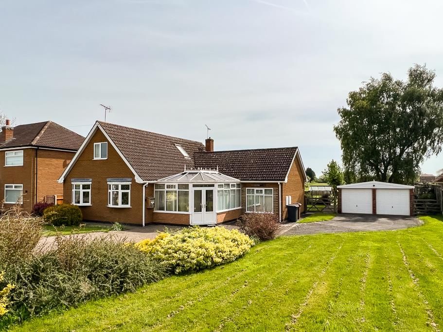 4 bed detached bungalow for sale in Marsh Lane, Winteringham
