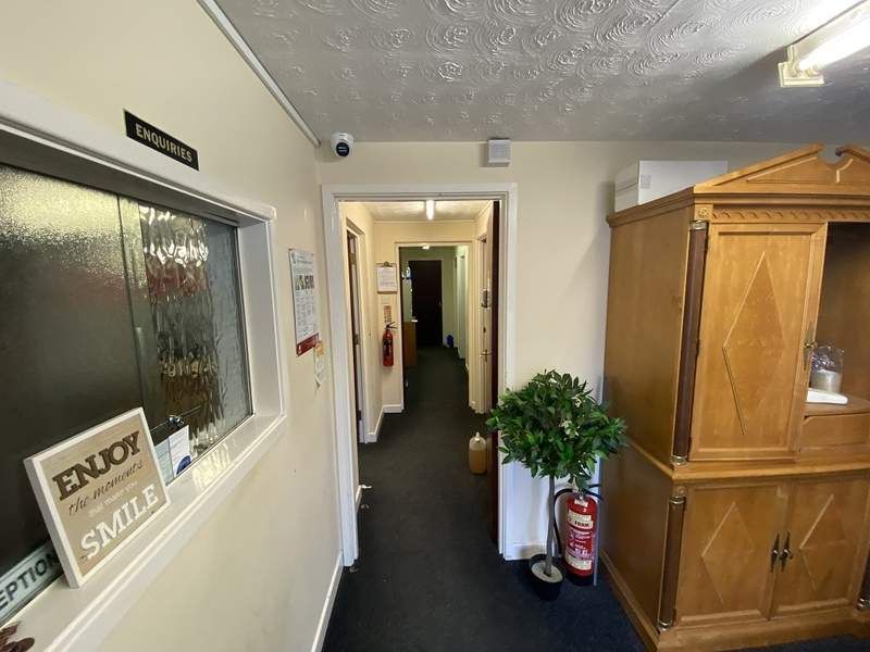 Light industrial to let in Aspley Close, Four Ashes Industrial Estate