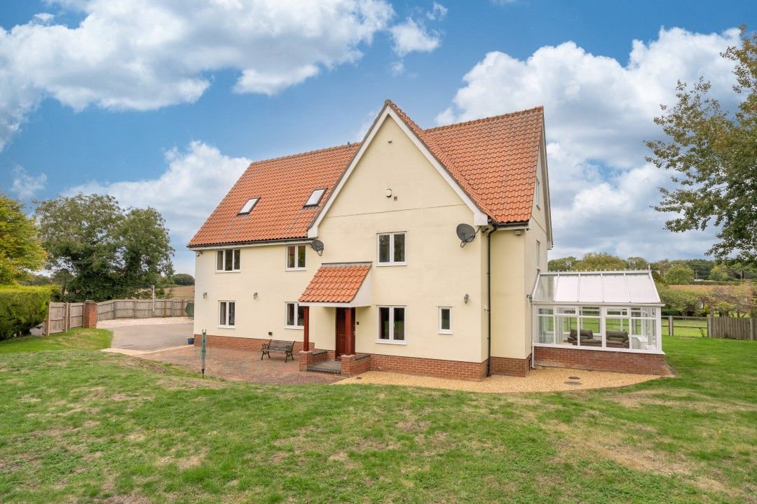 6 bed detached house for sale in Chalfont Drive, Benhall, Saxmundham IP17 Zoopla