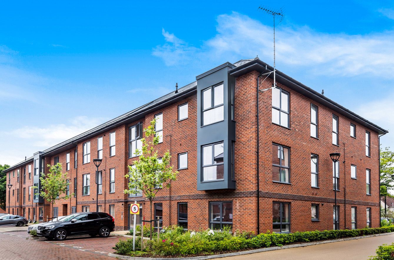 Kellett Street, Uxbridge UB10  