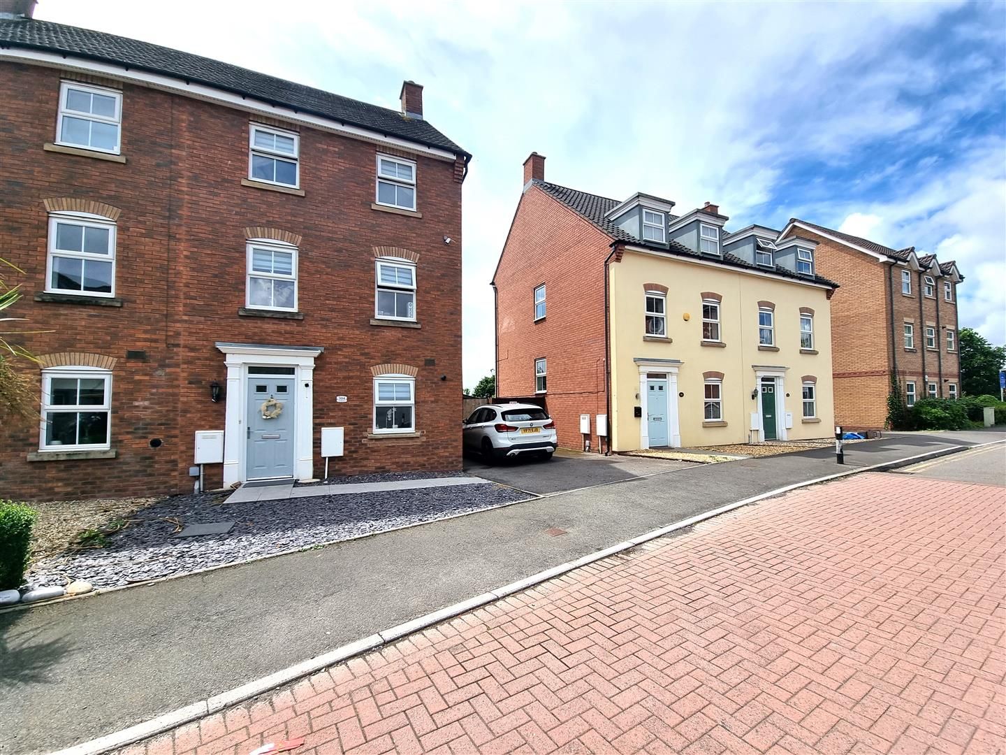 4 bed semidetached house for sale in Longacres, Brackla, Bridgend CF31