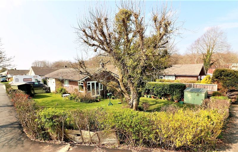 3 bed detached bungalow for sale in Milton Road, Cowplain