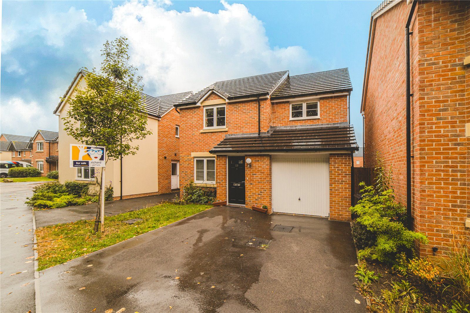 3 bed detached house for sale in Collingwood Crescent, Swindon
