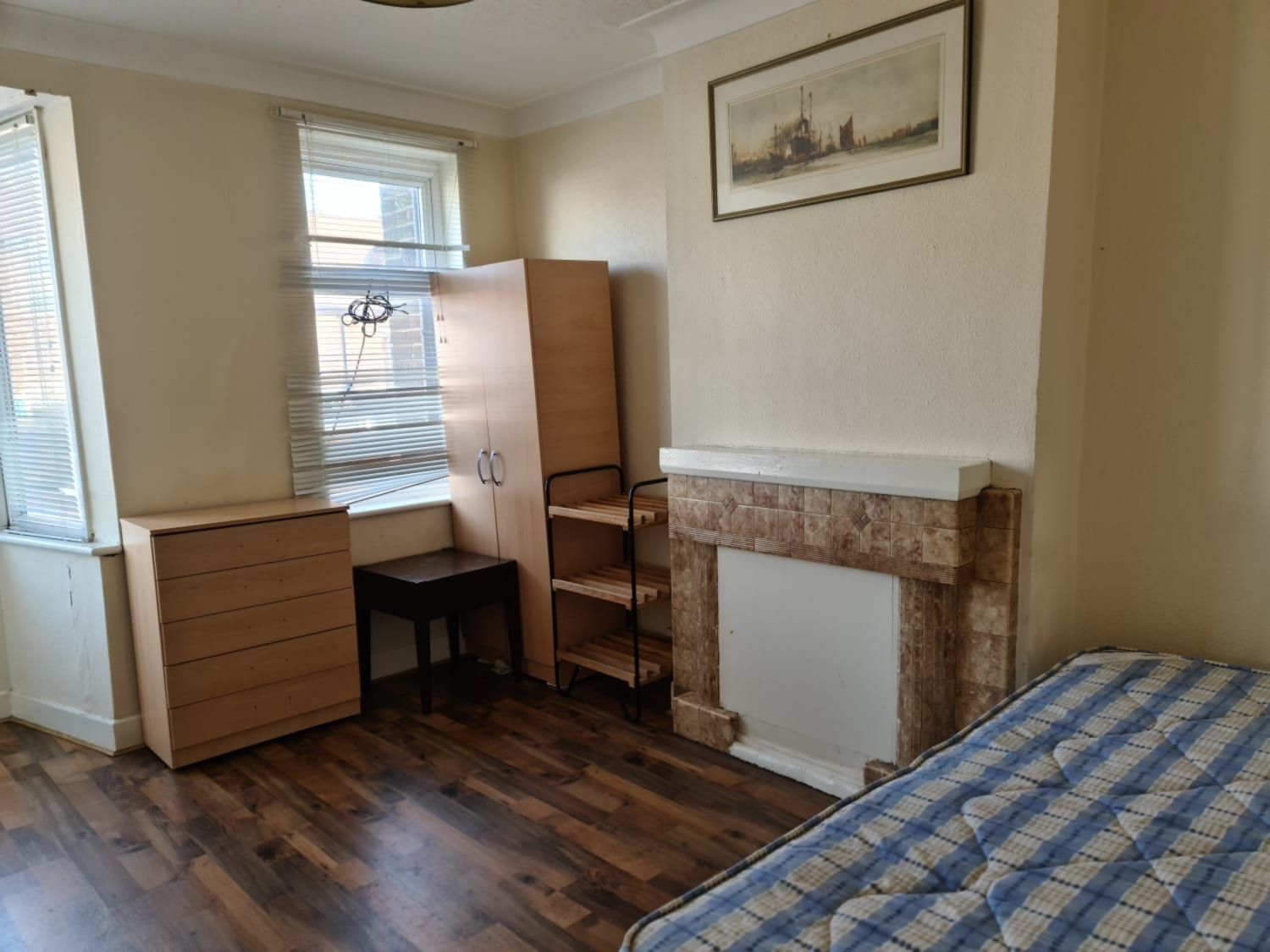 Room to rent in Longbridge Road, Room 2, Dagenham RM8 Zoopla