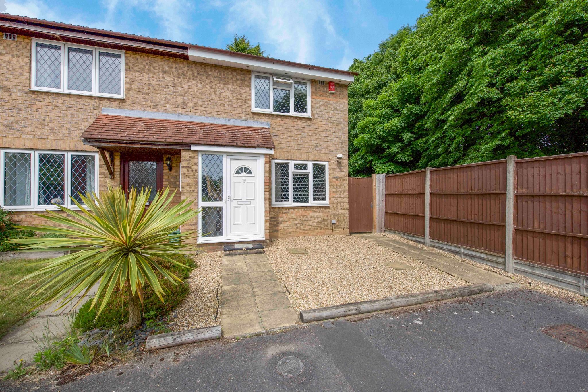 2 bed end terrace house for sale in 34 Quincy Road, Egham TW20 Zoopla
