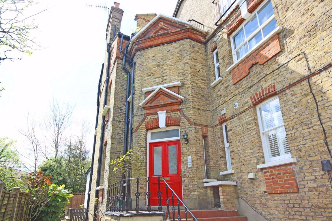 2 bed flat to rent in Kings Road, Richmond TW10 Zoopla
