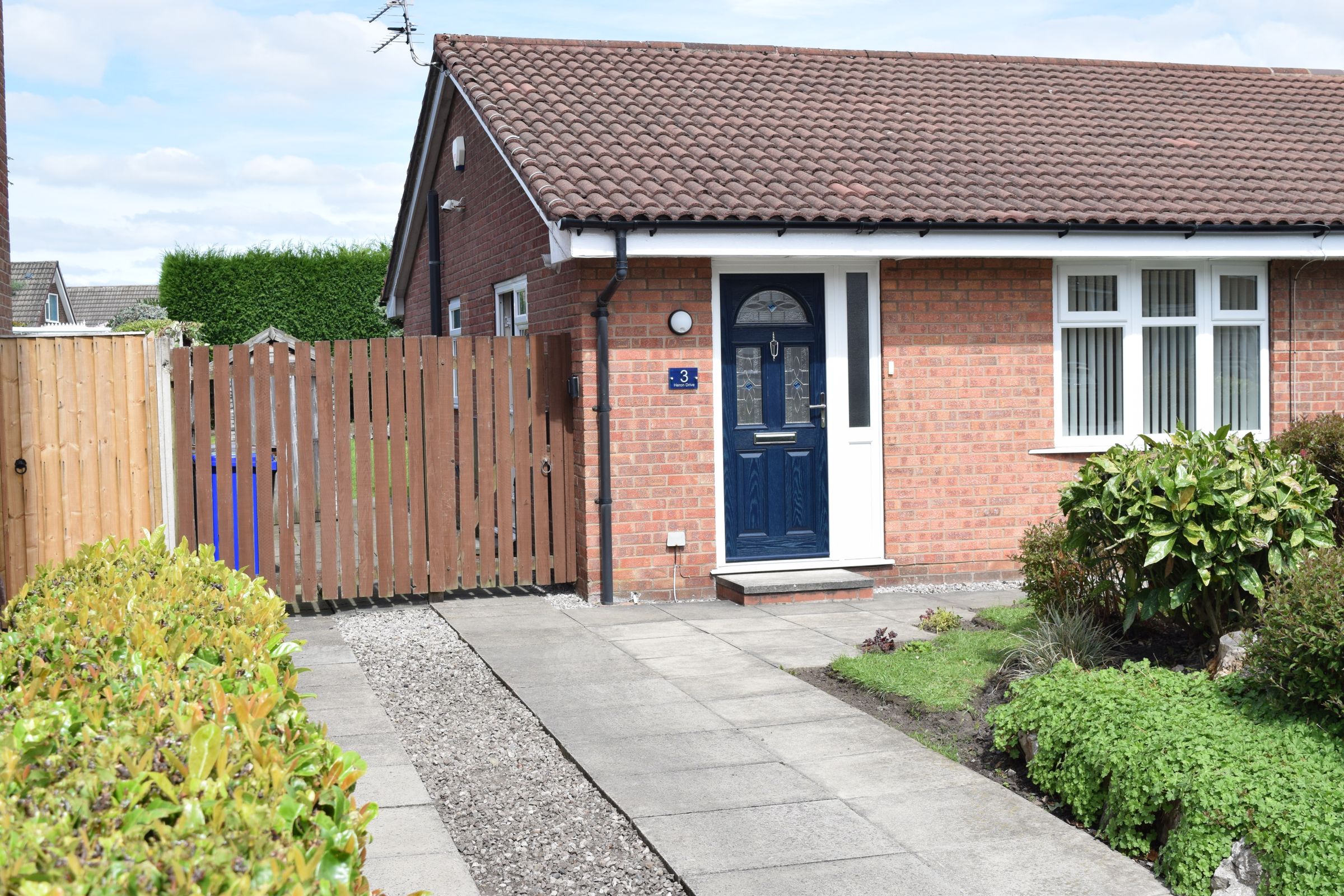 2 bed semidetached bungalow for sale in Heron Drive, Audenshaw