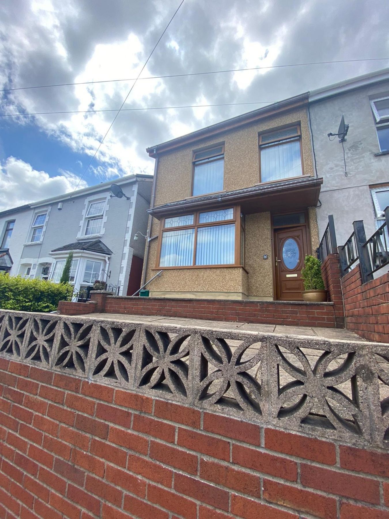 Mikado Street, Tonypandy CF40  